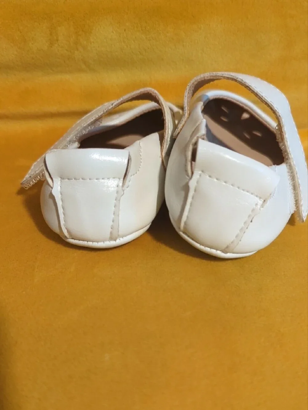 Kids White Mary Jane Shoes with Cutout Floral DetailBy Felix & Flora